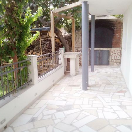 Pavlic 2 Apartment Omis Bagian luar foto
