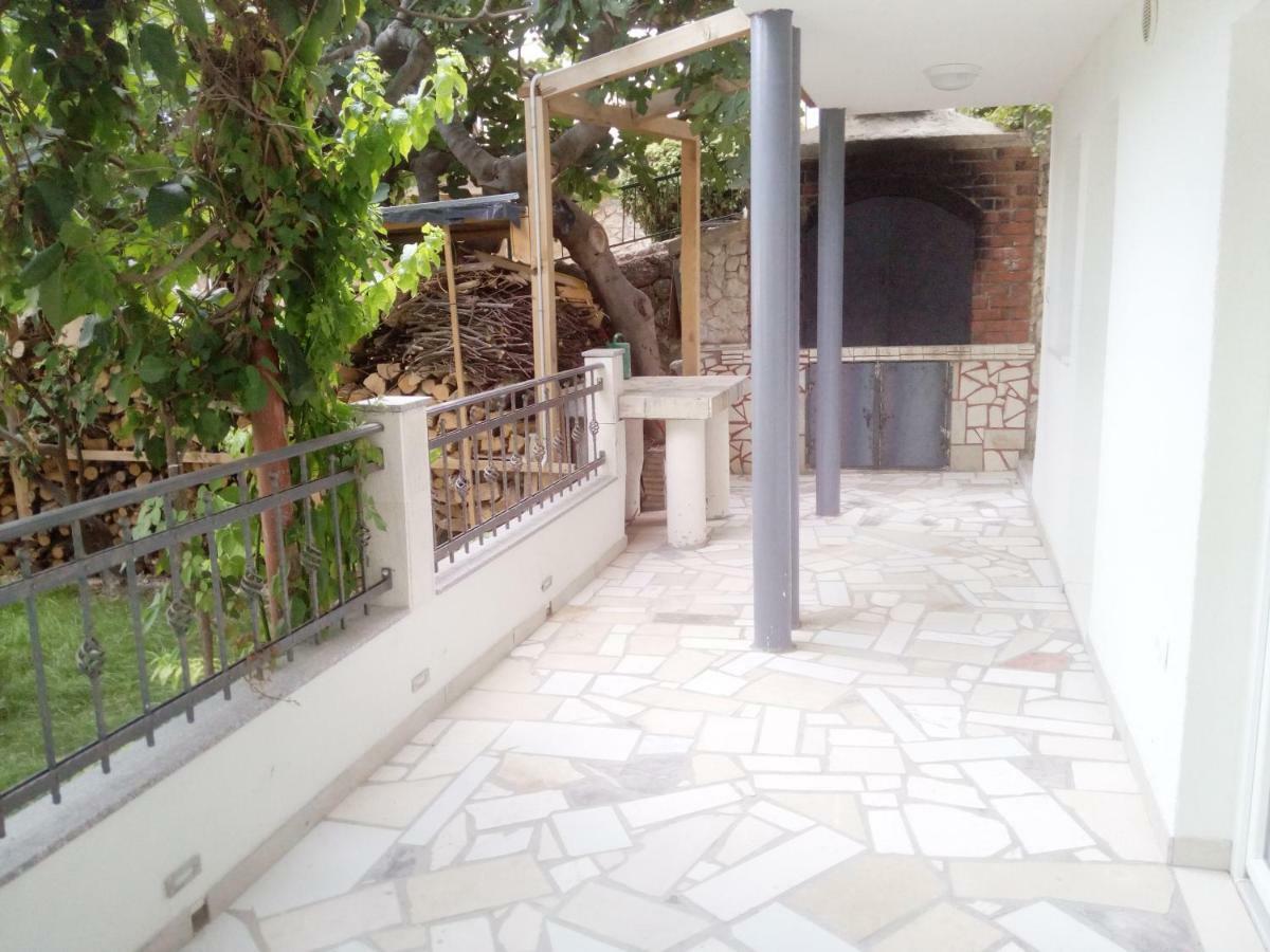 Pavlic 2 Apartment Omis Bagian luar foto