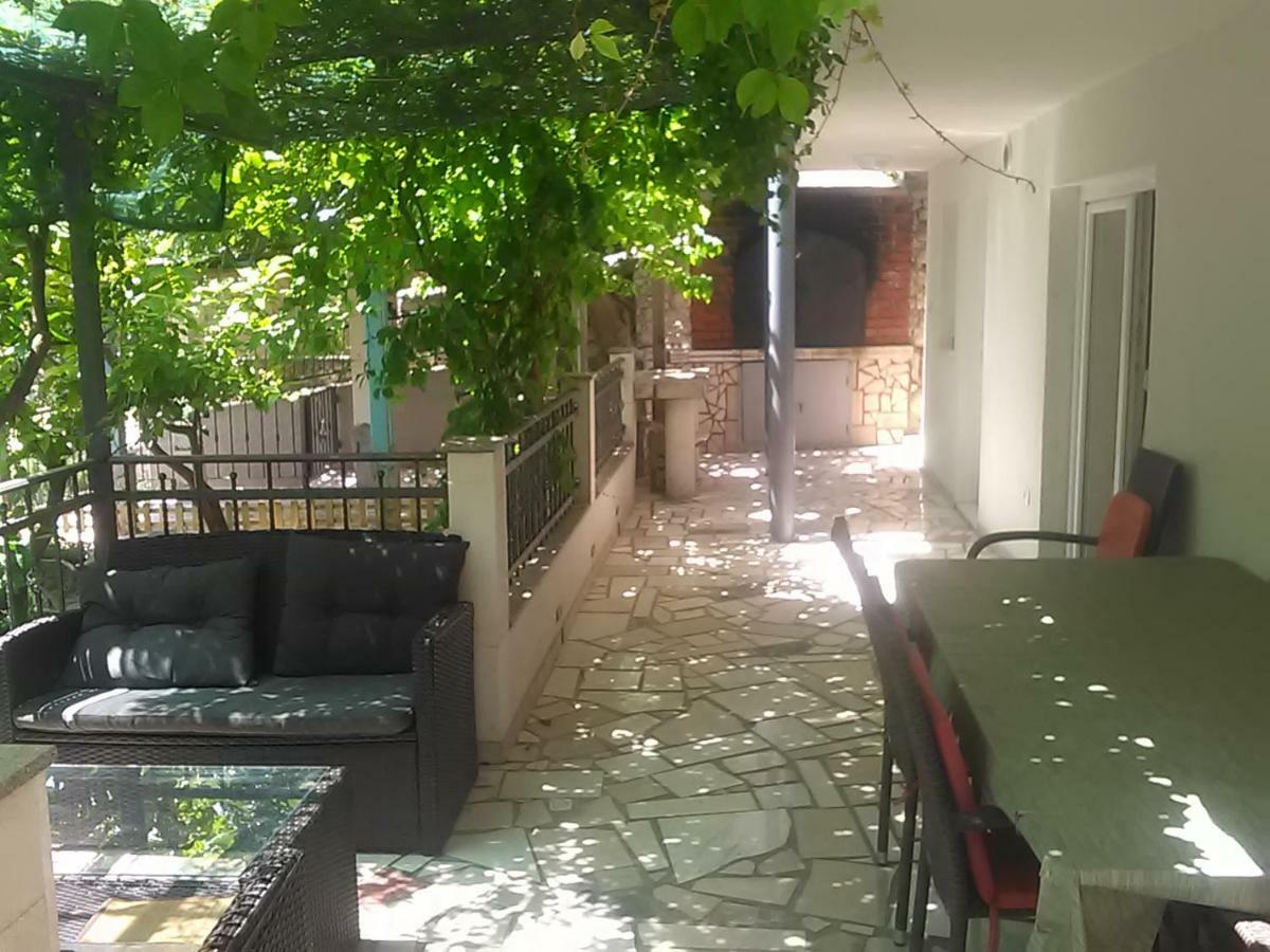 Pavlic 2 Apartment Omis Bagian luar foto
